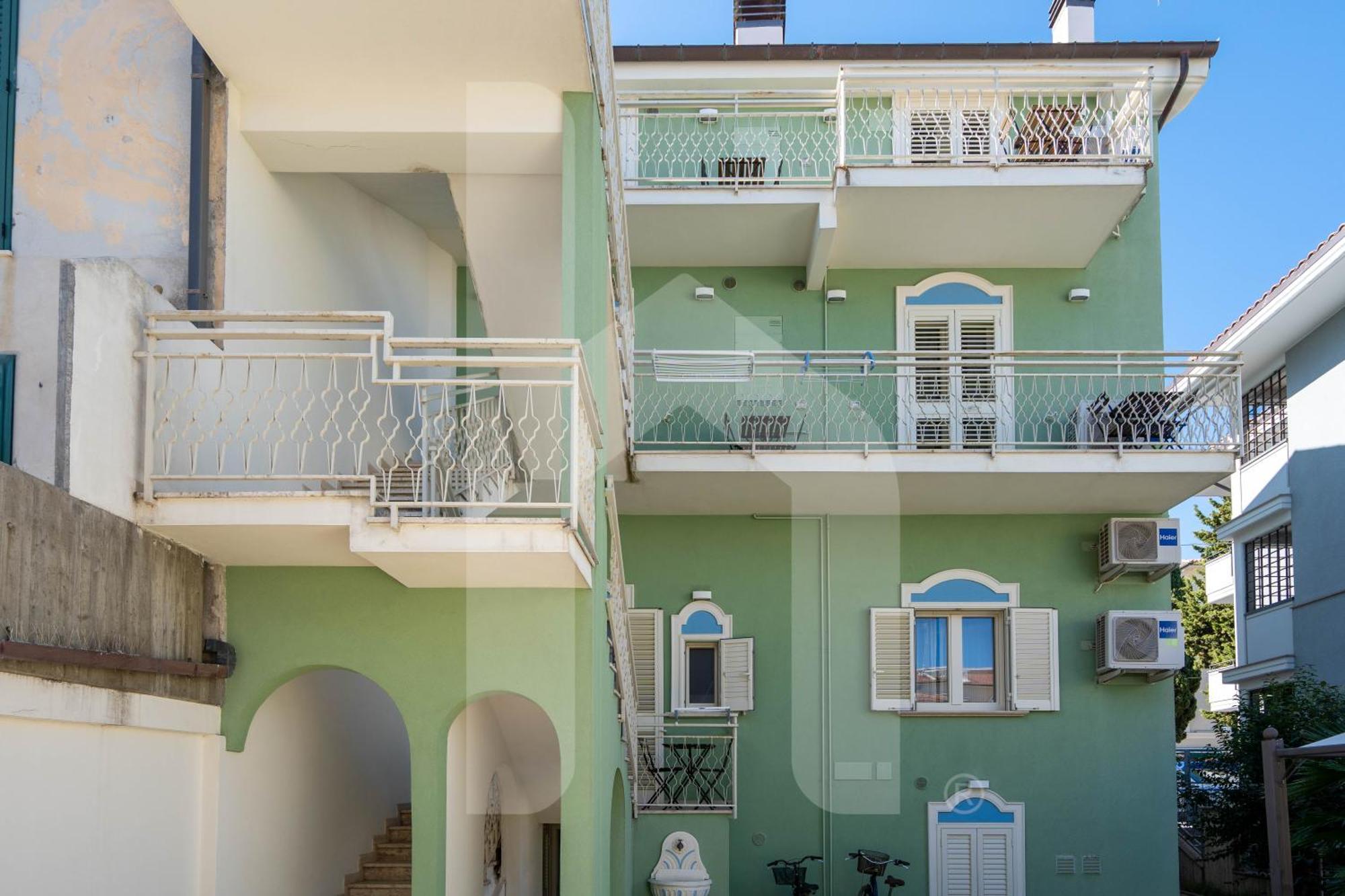 Homiday - Residenza D'Annunzio Appartement Pineto Buitenkant foto
